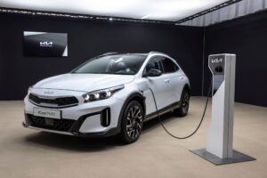 Kia_XCeed_PHEV_MJ23_03