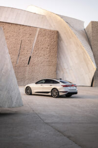 AudiA6etron220