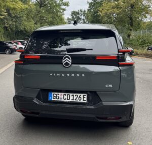 Das Heck des C5 Aircross mit außergewöhnlichen Rückleuchten.