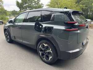Die Ladeklappe des C5 Aircross an der hinteren Fahrerseite